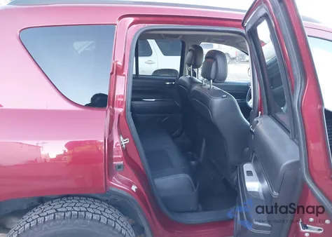 2017 Jeep Compass Latitude Fwd z USA, uszkodzony, nr VIN 1C4NJCEB1HD198753